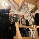 Bläser im Kirchturm zum Adventskalender am 5. Dezember